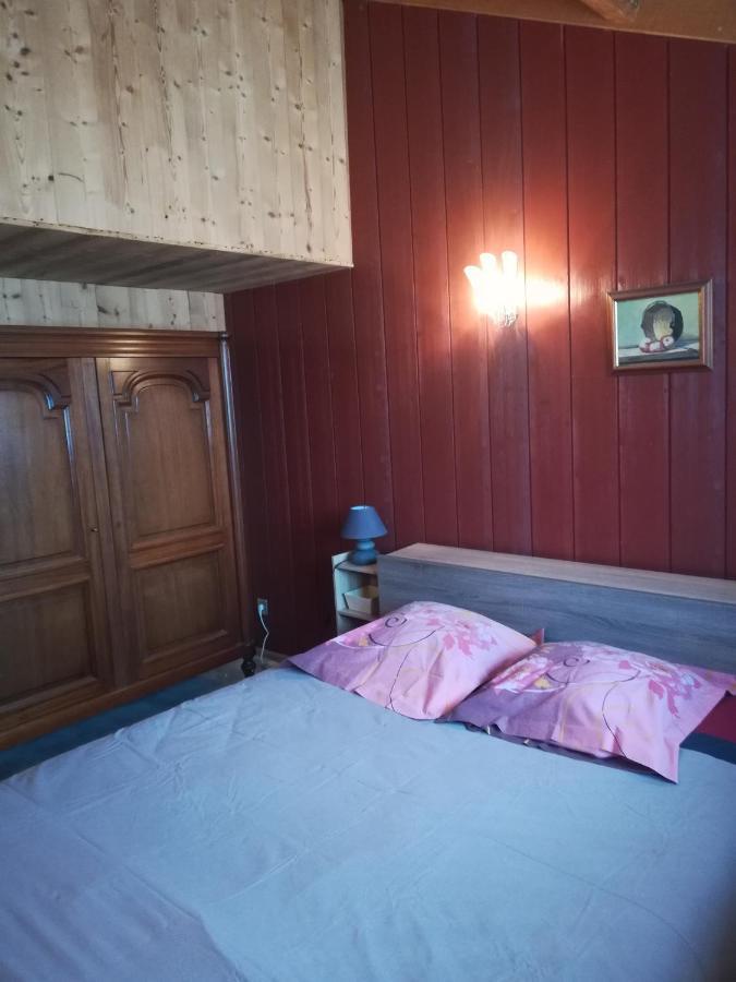 Gite La Ferme De Baffour La Chaise-Dieu Exterior photo